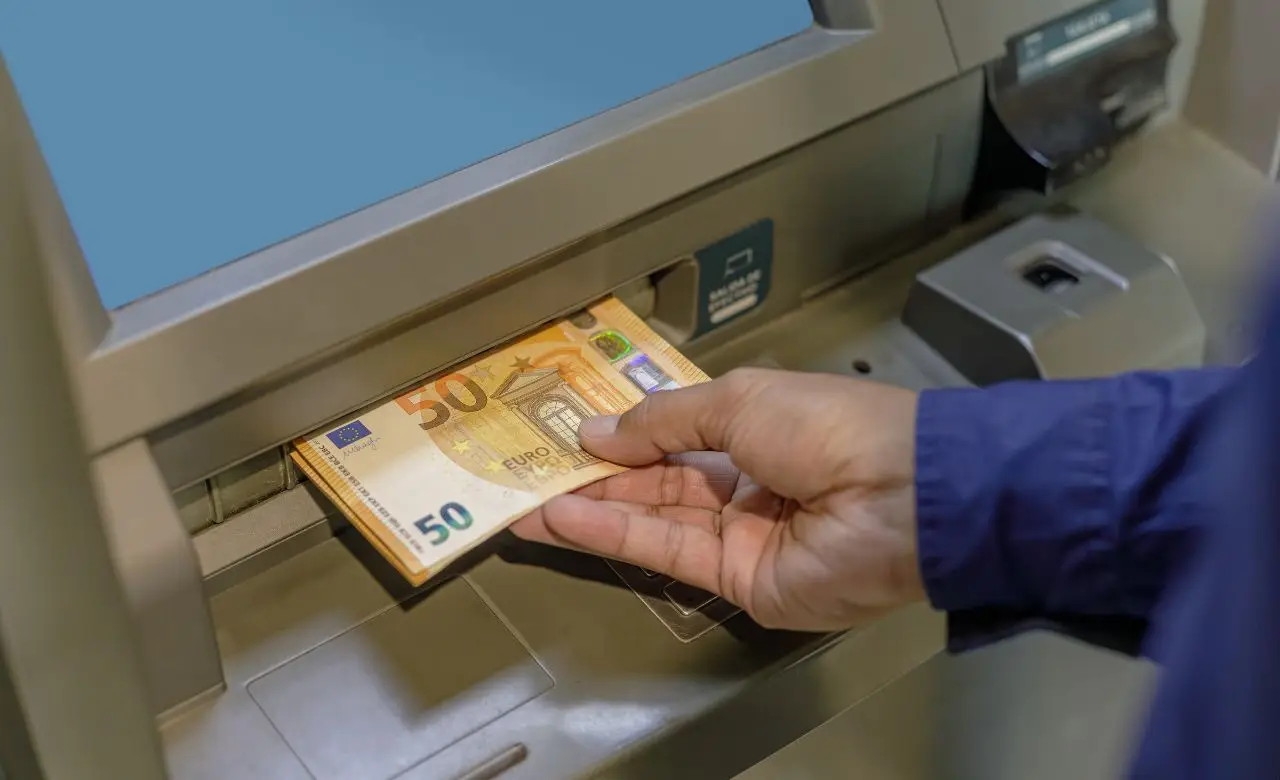 Usi solo contanti o bancomat? Ecco gli strumenti di pagamento moderni che ti semplificano la vita