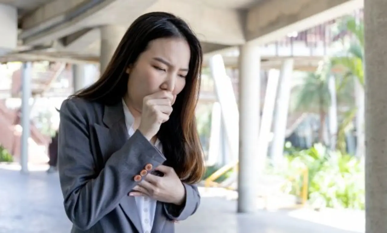 Se hai questa tosse e questo respiro corto potresti avere polmonite
